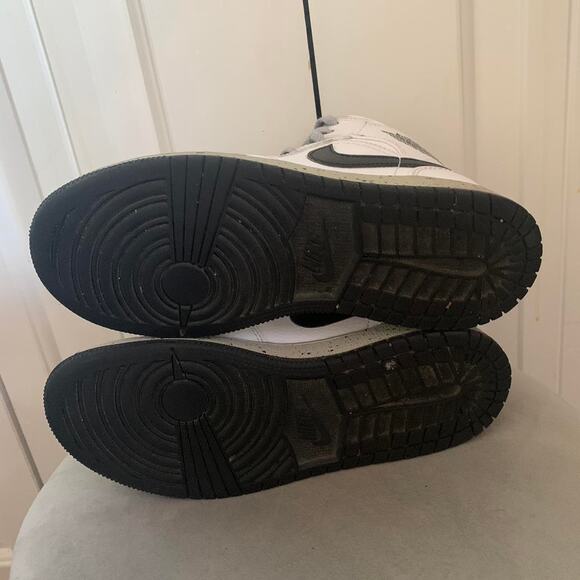 Nike jordans size 4y - Picture 7 of 8